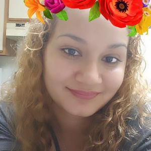 Meet your Posher, Yanira